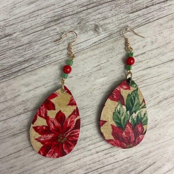 Christmas Poinsettia Earrings Red Green Tear Drop Dangle Beaded French Wire Gold - Picture 4 of 8